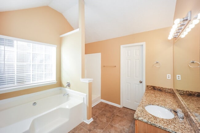 Building Photo - 4414 Gladewood Run