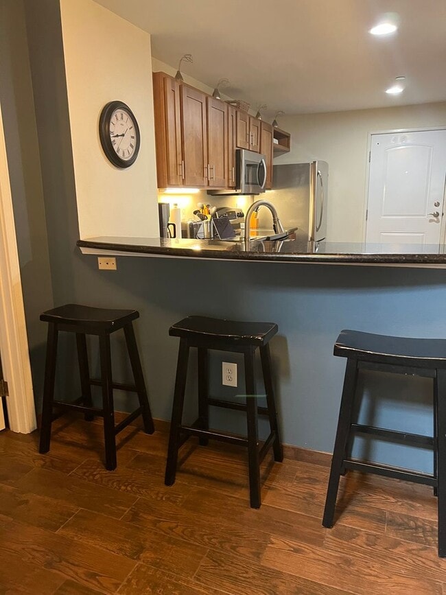 Building Photo - Top-Floor Ocean View Condo Across from the Beach | Furnished 2BR + Central A/C