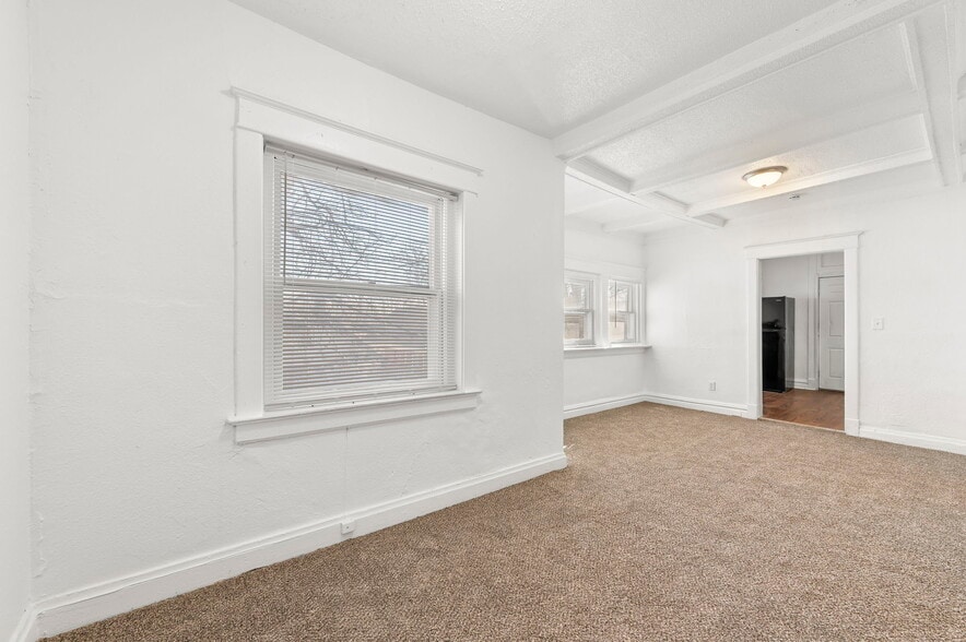 Building Photo - 2207 E 24th Ter