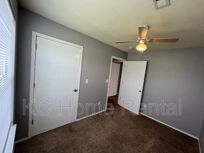 Building Photo - 2128 Highridge Dr