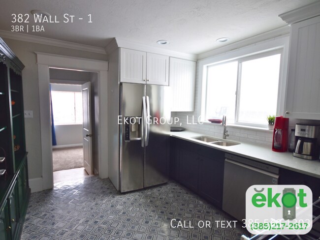 Building Photo - 382 Wall St