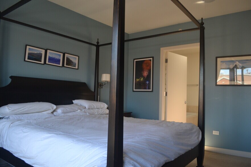 Building Photo - 1117 W Monroe St