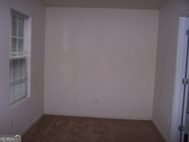 Building Photo - 102 Cameron Way