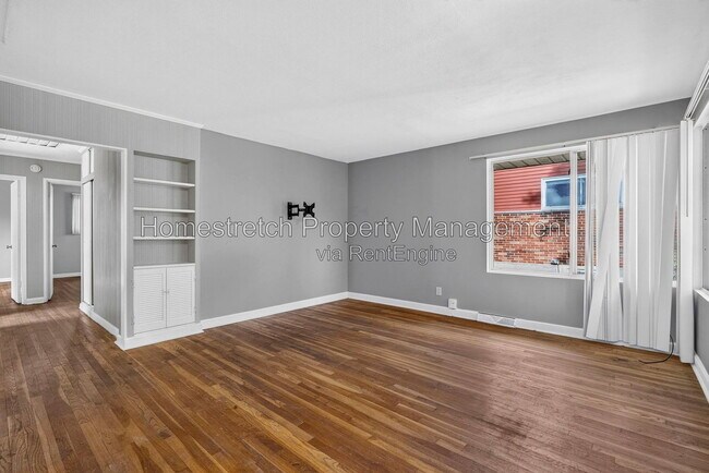 Building Photo - 2247 Hollis Dr