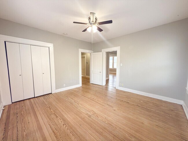 Building Photo - 1410-1412 Kings Highway