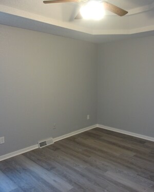 Building Photo - Fully rehabbed duplex with 3 bedrooms and 2 baths in Sugar Creek, MO