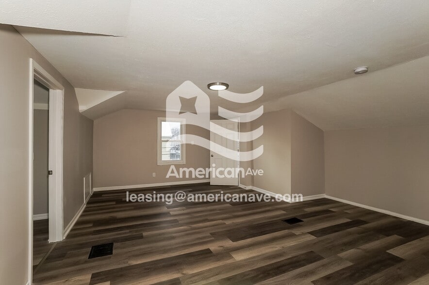 Building Photo - 13601 Edgewood Ave