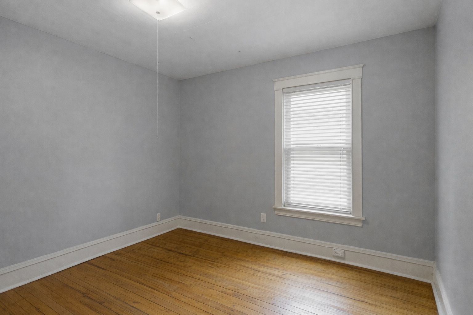 Building Photo - 1212 Como Ave SE