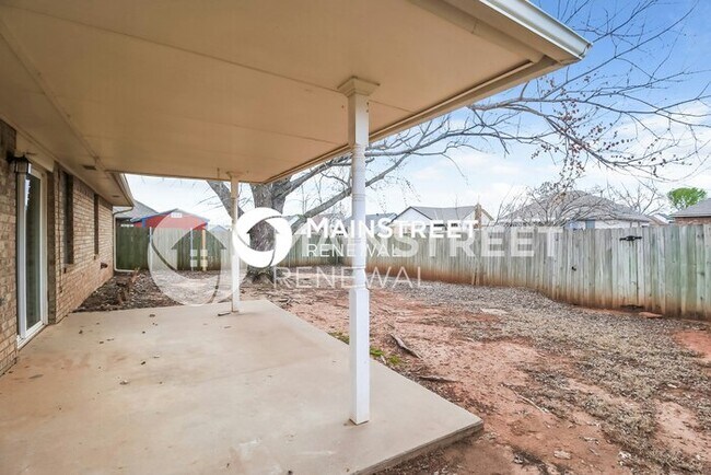 Building Photo - 3 Bedroom Pet-Friendly Home in Moore, OK w...
