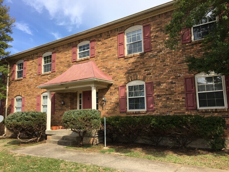 Building Photo - 4505 #2 Landside Drive