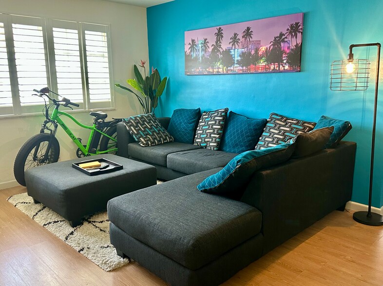 Primary Photo - 1821 NE 62nd St