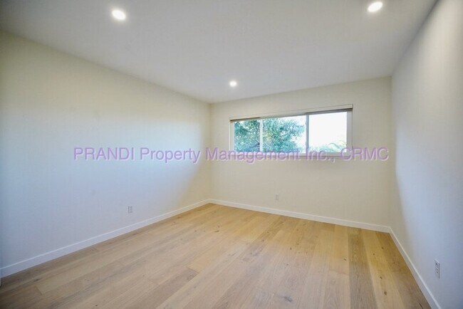Building Photo - 110 Kaden Dr
