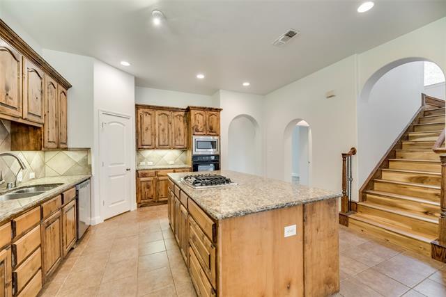 Building Photo - 6755 San Fernando