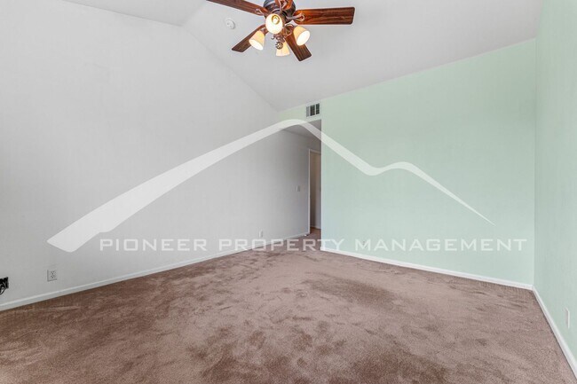 Building Photo - 8500 E Jefferson Ave