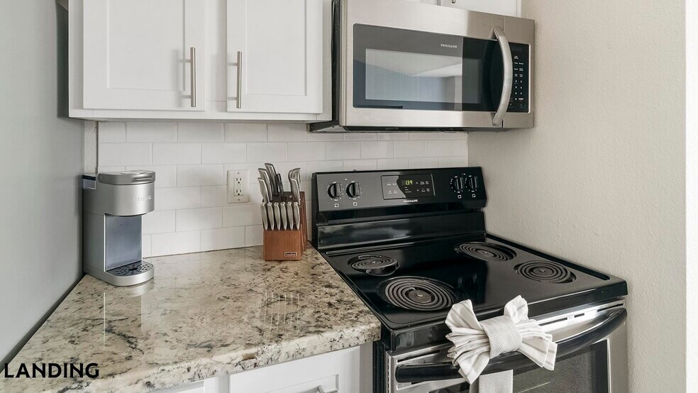Building Photo - 3419 Fountains Dr