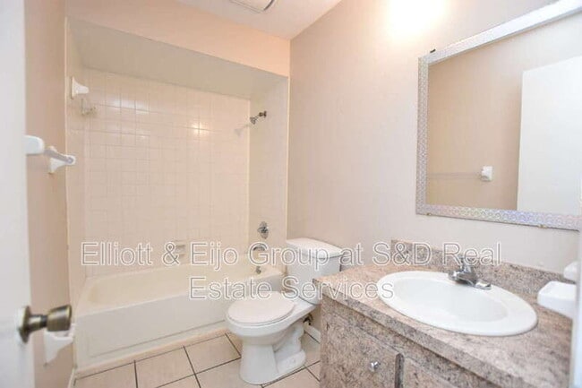 Building Photo - 774 Zella Ln