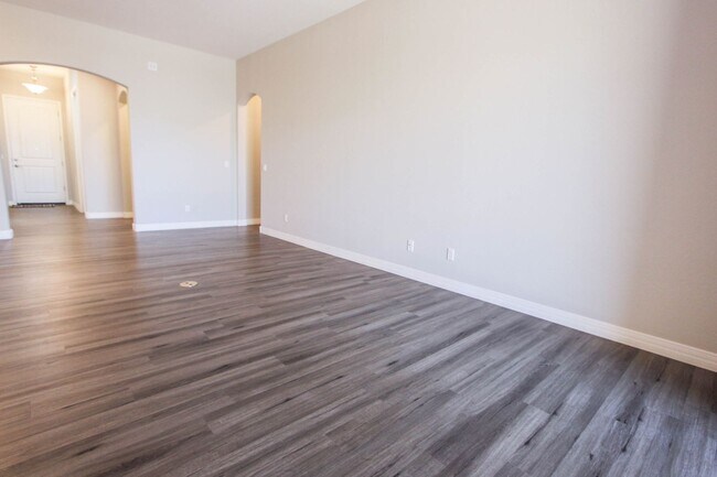 Building Photo - Granville - 3 bedroom home