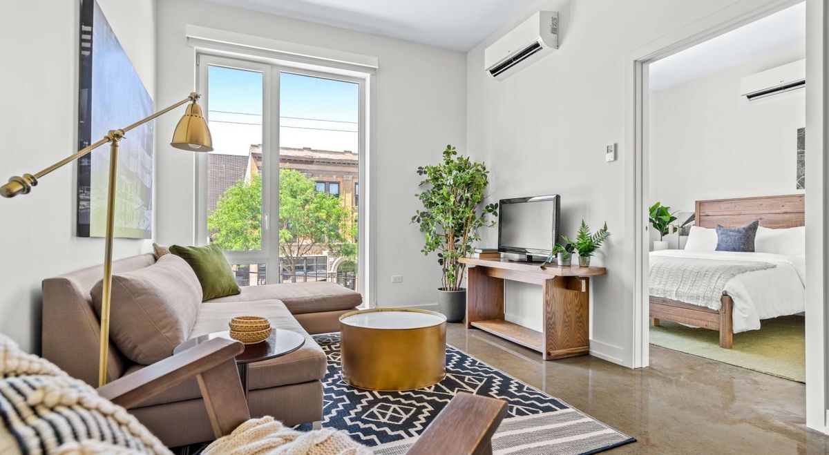 Building Photo - 1135 W Winona St