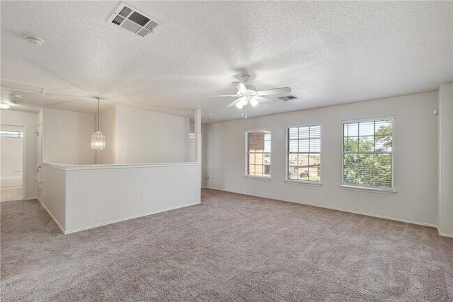 Building Photo - 205 Spring Branch Loop