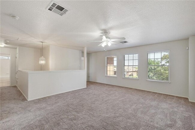 Building Photo - Large 4 Bedroom Home Near Major Conveniences