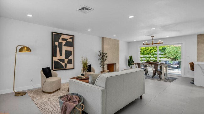 Building Photo - 1111 S San Joaquin Dr