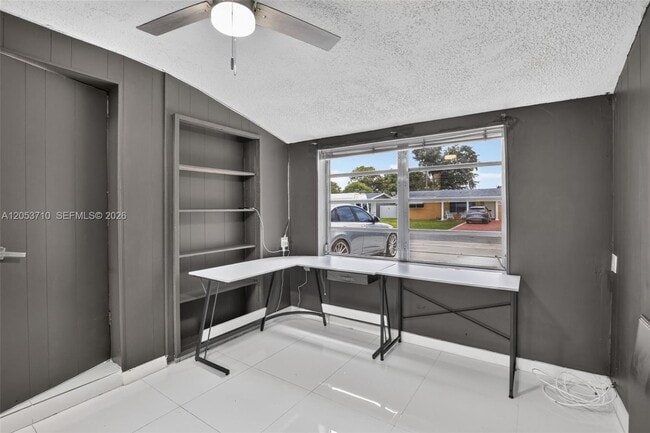Building Photo - 2331 Flamingo Dr