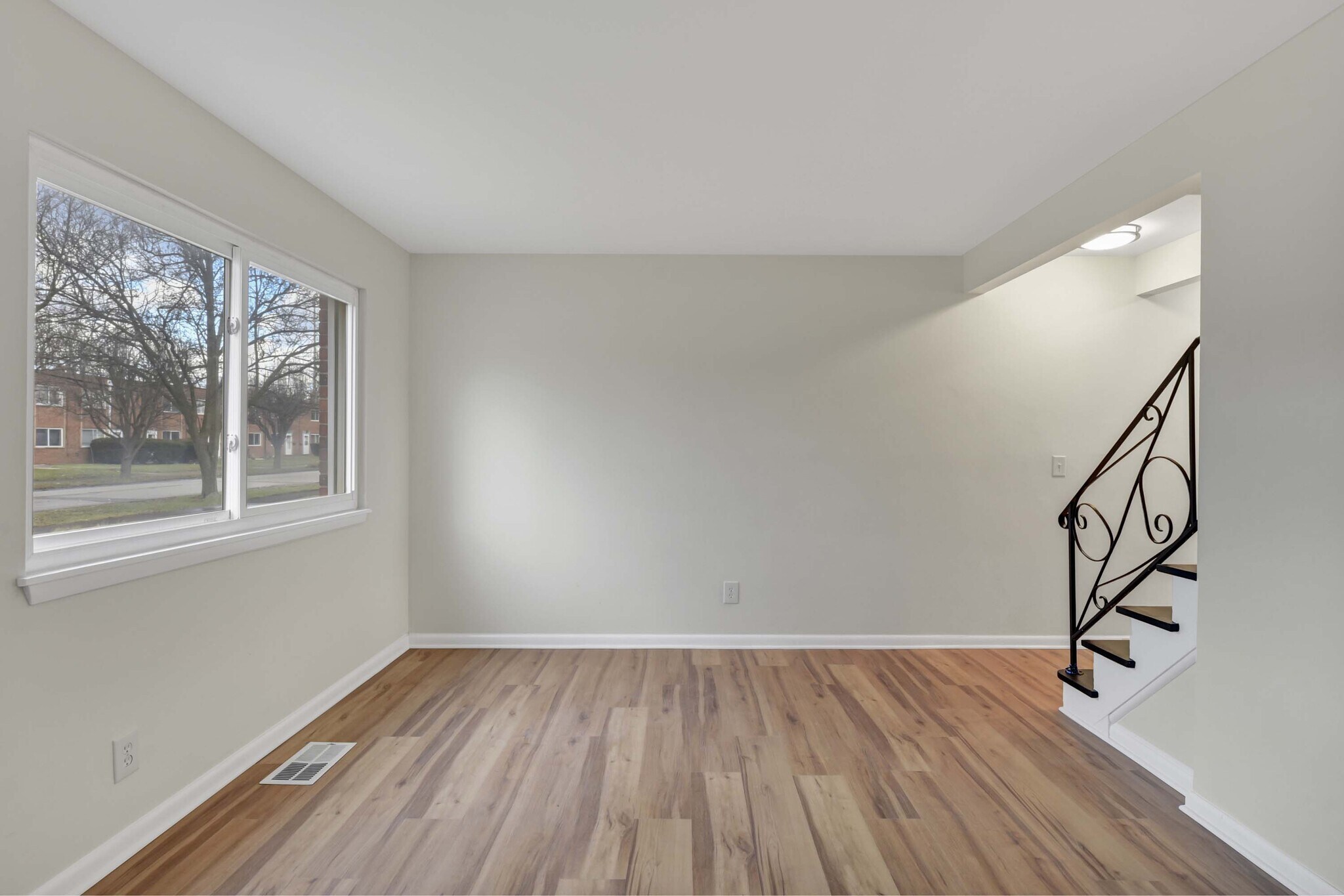 Building Photo - 5983A Glenway Dr