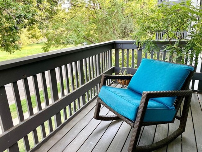 Building Photo - Fully Furnished 2B/1B Condo Available Now!