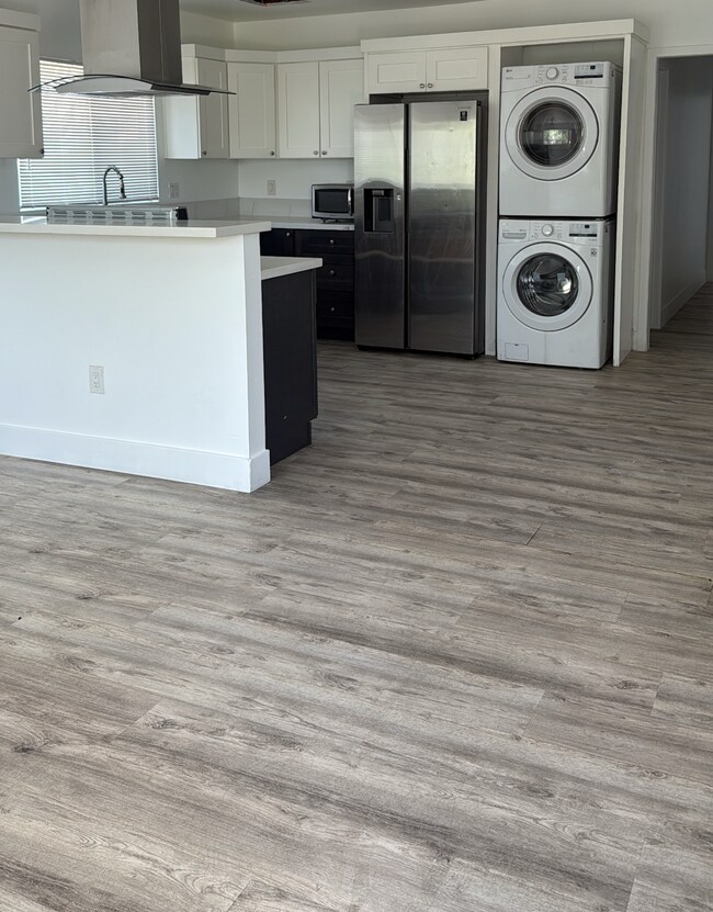 Building Photo - 4606 S Normandie Ave