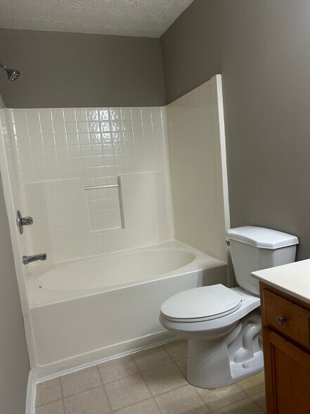 Master Bathroom - 6694 Evans Trce
