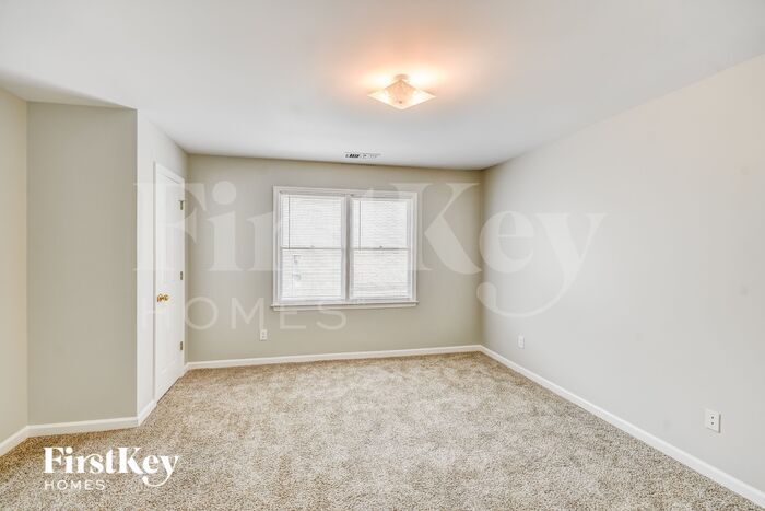 Building Photo - 329 Dulaine Cove
