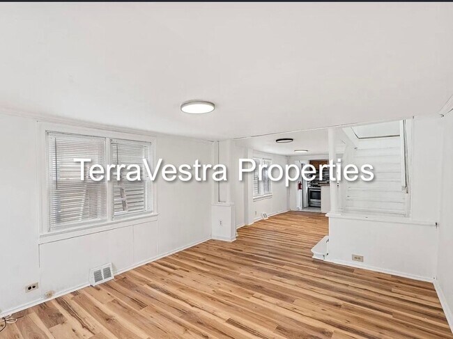 Building Photo - 2 Bed Single Family in Gloucester City! Eligible for $500 Security Deposit.