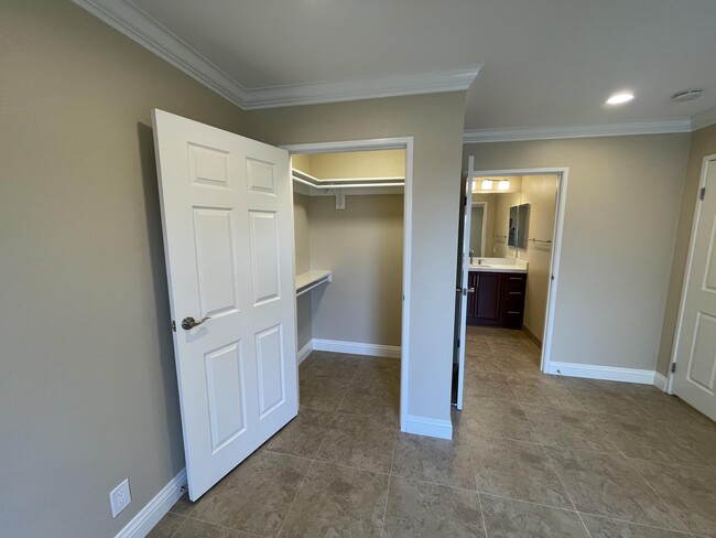 Building Photo - 43376 Cook St