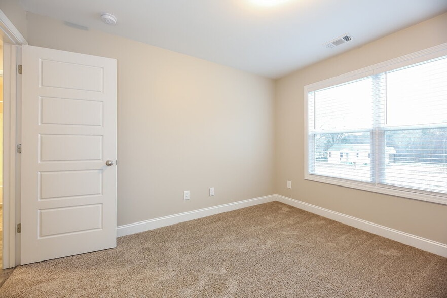 Building Photo - 148 W Wright St