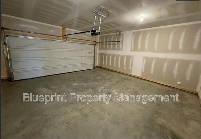 Building Photo - 229 Chelsea Pk Cir