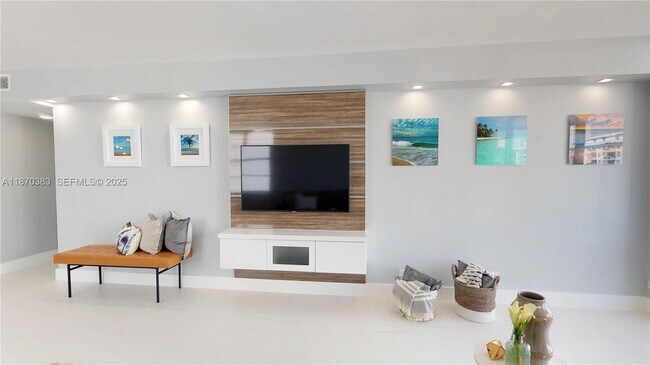 Building Photo - 5601 Collins Ave