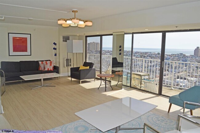 Building Photo - 236 N Derby Ave