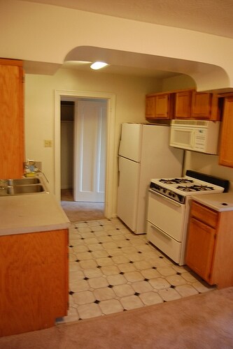  - 994-999 Cleveland Ave