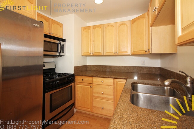 Building Photo - 503 Avenue G - Ave