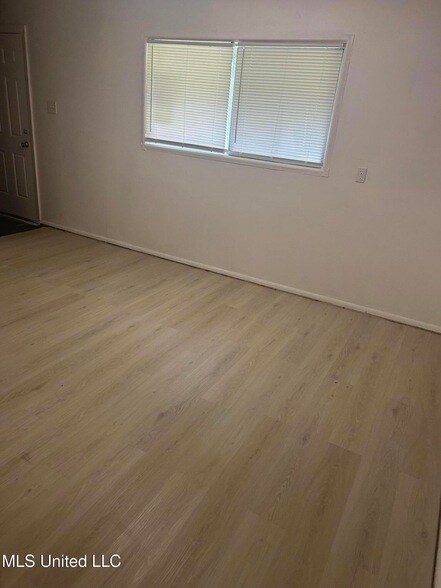 Building Photo - 2534 Cypress Ave