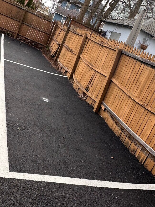 Parking - 229 Walnut St