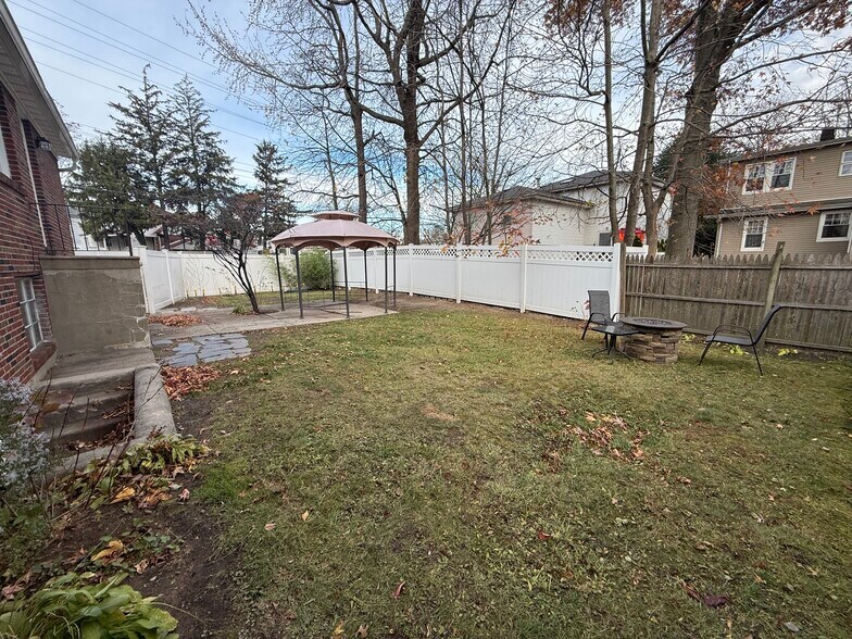 Building Photo - 822 Kingsland Ln