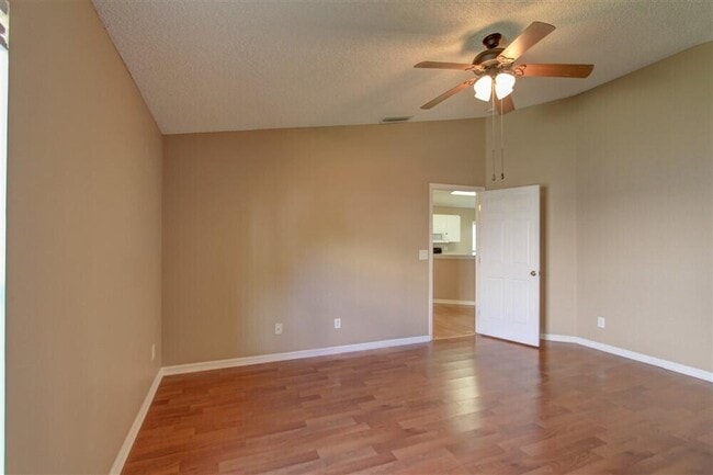 Building Photo - 2477 Deercroft Dr