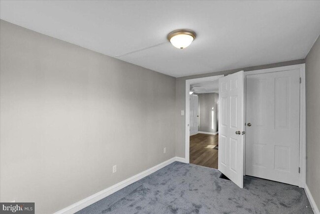 Building Photo - 834 N 5th St