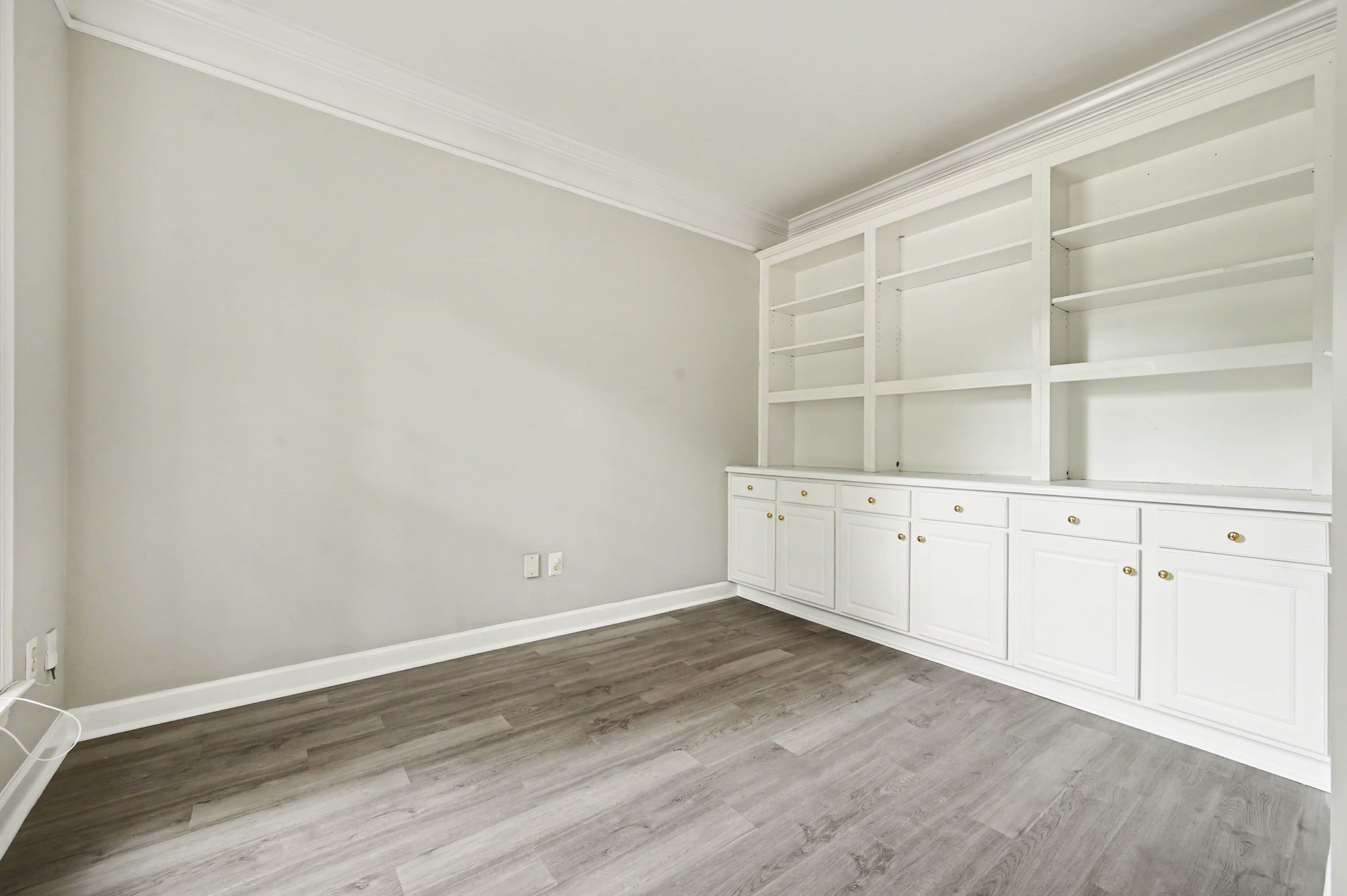 Building Photo - 1203 Fairfax Woods Dr
