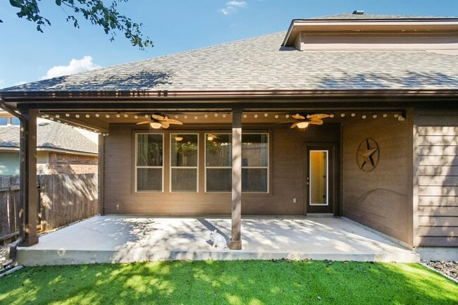 Building Photo - 2244 Hilltop Climb Dr