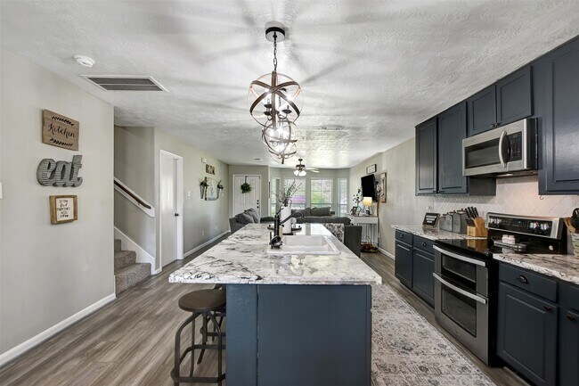 Building Photo - 25401 Hunting Trail