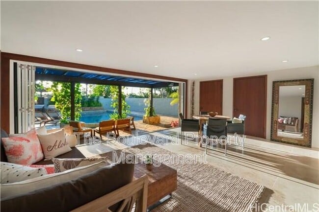 Building Photo - 4316 Aukai Ave