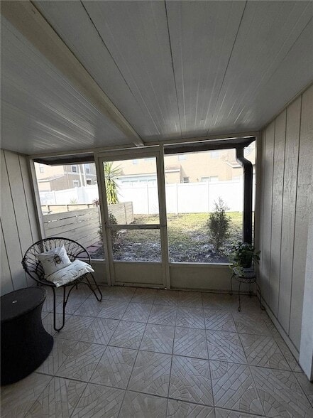 Building Photo - 10053 Lake Oak Cir