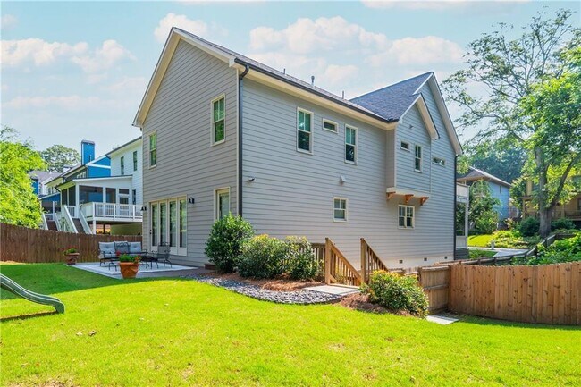 Building Photo - 940 Longley Ave NW